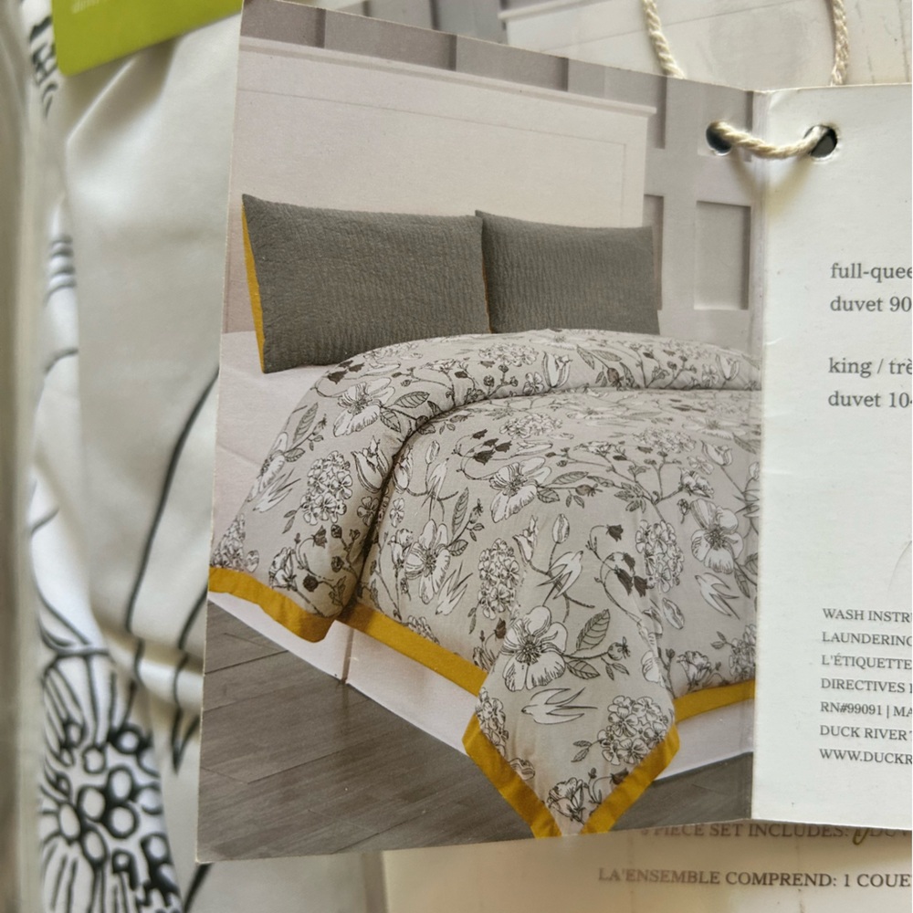 Floral Duvet Cover Set in Gray and Yellow